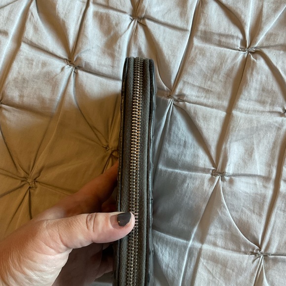 Prada Wallet - Picture 6 of 16